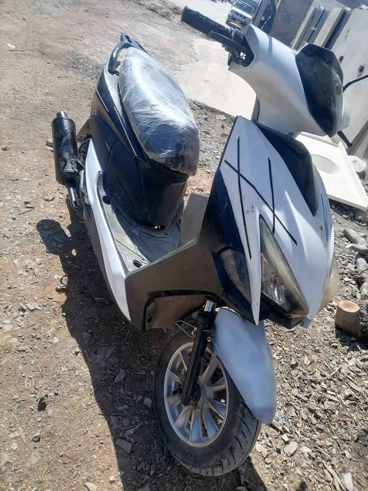 ماکس مەکینە 125 بێکێشە بەشەرت هەمو گیانی ئیشەکات 345هەزار مەجالێکی کەم ناونیشان سەیدسادق ژم ***********     *********** السليمانية, العراق
