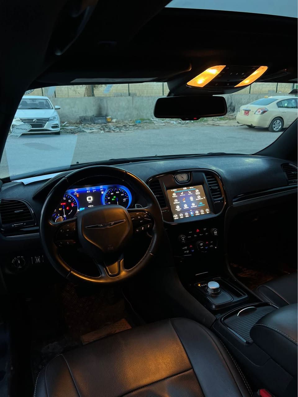 Chrysler Obama 2018

***********

كرايسلر اوباما 2018 S

مواصفات S300(سقف بانوراما-رادار امامي كبير-شفتات بستيرن-مقاعد جلد و تدفئة-رادار جانبي-حساسات خلفية و امامية)

مكينة ٦سلندر حجم ٣.٦لتر تنفس طبيعي
ماشية 60,000 ميل و ب حالة جداً ممتازة 

السيارة كلين تايتل كفالة عامة
بيها ٣ مكان تعديل بارد
بدون دواخل و ارباك
السيارة كلش حلوة و نظيفة

السيارة رقم السليمانية الدولي سنوية ب أسمنا و اكيد شرط التحويل 
مكفولة من كير و محرك و كهربائيات
مكاني السليمانيه

و ب سعر(249 $) ورقة و بيها مجال السليمانية, العراق
