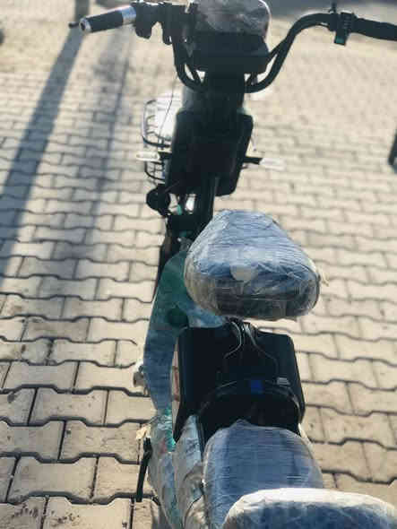 سلام عليكم ‏دراجة للبيع ‏الدراجة ‏خمس بطاريات ‏السرعة ‏تعبر الستين￼￼￼￼￼ ‏الدراجة كلش نظيفة ‏السعر290 ‏بيها مجال ‏￼￼￼￼ ‭٠٧٨٦ ٣٨٤ ٠٥٩١‬
