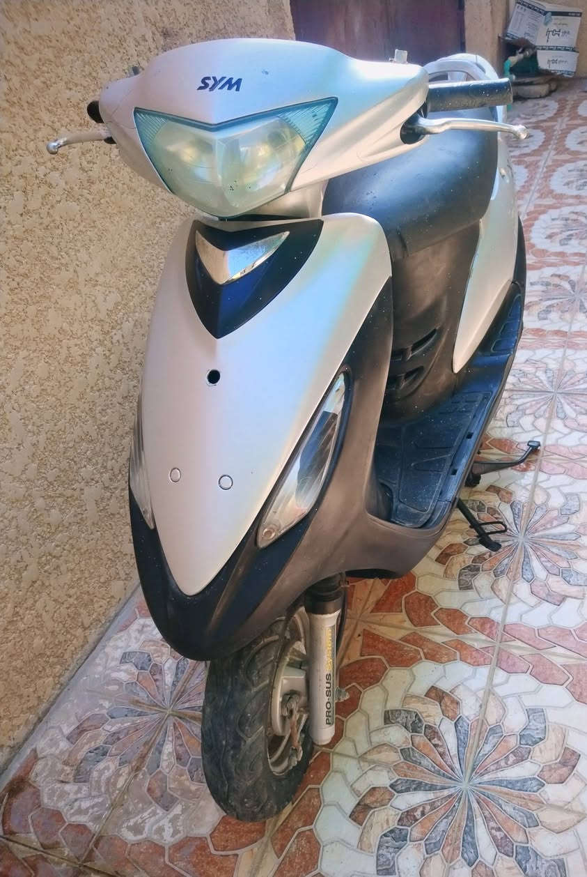دراجه سيام كوري سرعه ١٤٠ شغاله وكامله بدون اي عطل بيع مستعجل السعر ٤٠٠ وبيها مجال ***********
