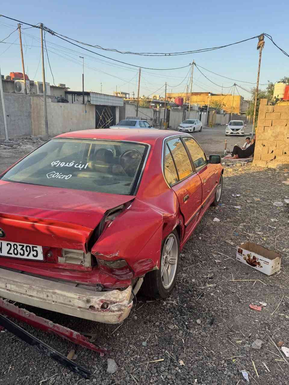 Bmw حجم 520 مديل 90  
السنوية للـ 28 باسمنا تعمل وتسير 
السيارة ابيعها على حادثها مثل ماموضح 
بيها مكينة صقر دبل فانوس كير عادي سعر 25 $
تفاصيل اكثر ***********
