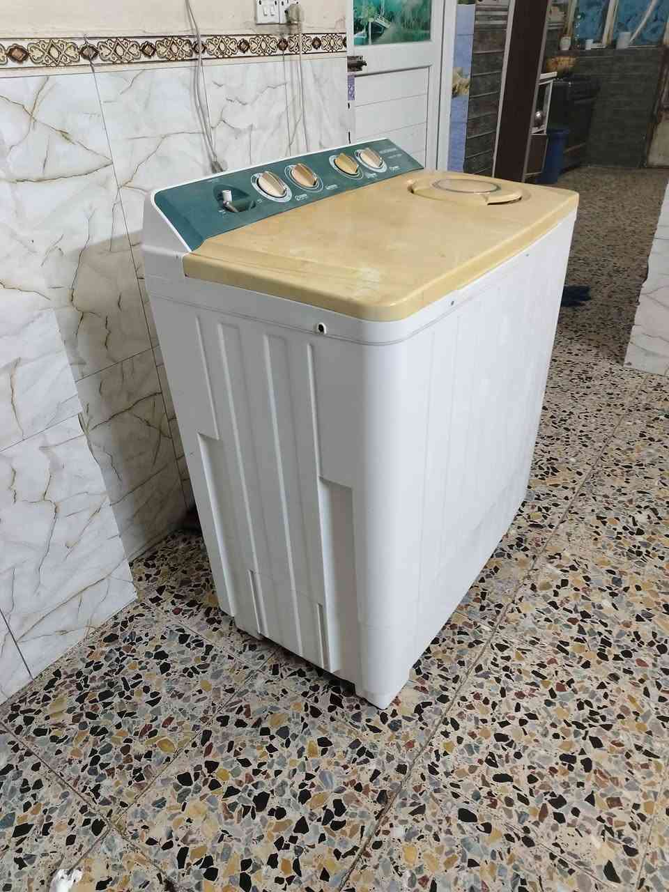 سلام عليكم غساله هيتاشي حجم 25كيلو
غساله كلش نضيفه ماطوراته اثنينهن بلاديات مال شركه شغاله غسل تنشيف النضافه الصور تحكم 
للبيع مكاني العبيدي الراسه شارع 20
سعره 85 مجال قليل 
***********
