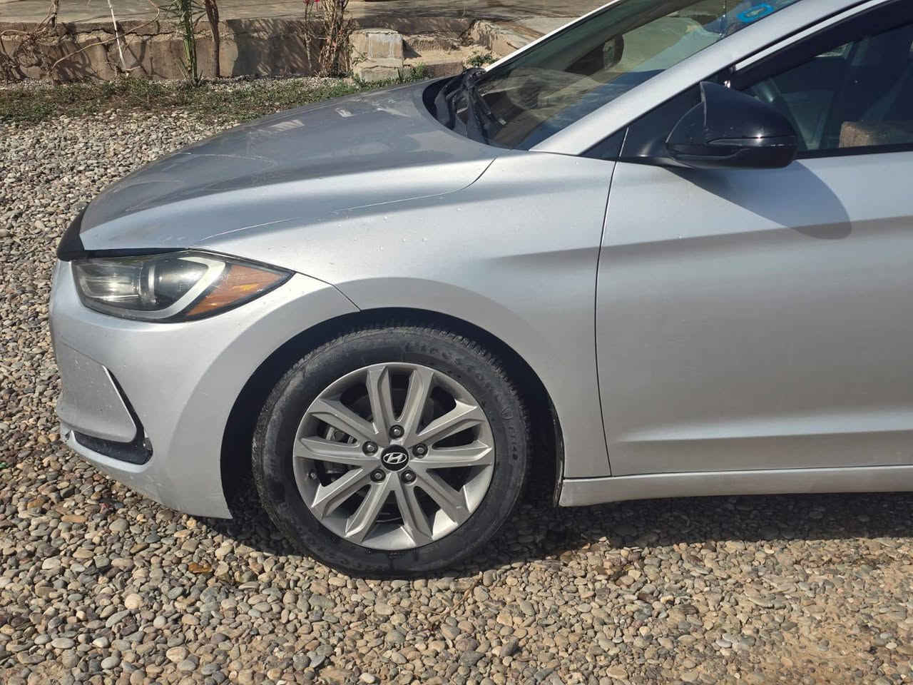 السلام عليكم
سياره النترا موديل 2017
لون سلفر ضرر خفيف اكو سونار 
تدفئه 
تبريد 
گير 
محرك كلهن شرط
سياره مال جناي 
رقم بغداد السعر120وبي. مجال 
اتصل وتدلل***********     الموقع قريه شريعه
