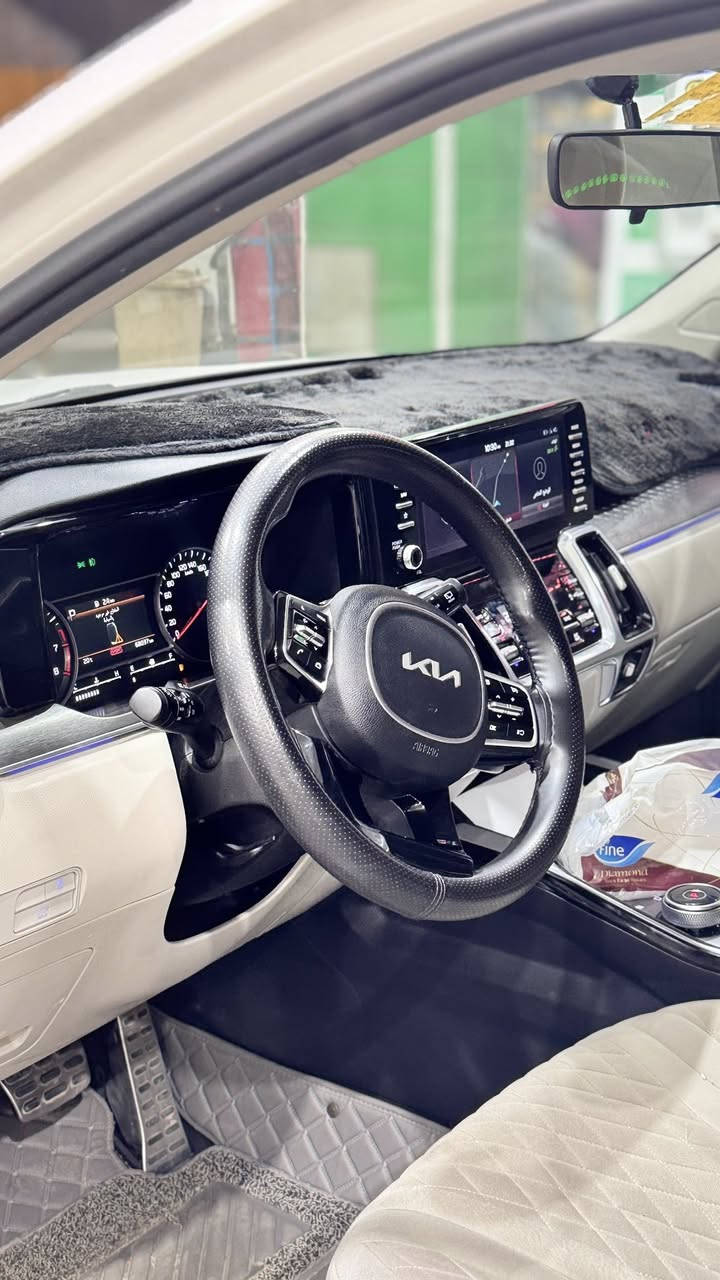 السلام عليكم 
سورنتو فول موصفات١
١/١ 
موديل ٢٣
سيارة كفالة عامة
من كلشي
صندوق كهرباء 
كير ماوس
‏٤وضعيات قياده
سايد بريك كهربائي 
٦سلندر
رادار
تشغيل عن بعد

مكانة ميسان
***********
