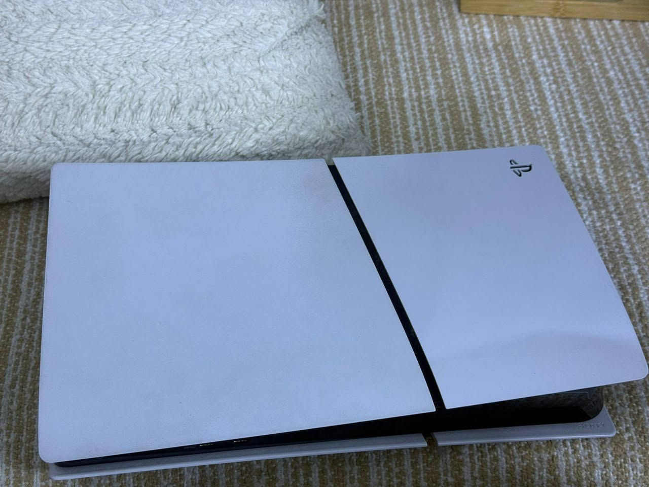 السلام عليكم جهاز بلي 5 سليم
واحد تيرا
جهاز كلش نضيف امانة الله لوك استخدام كلش قليل
الجهاز يكون بمنفذ اقراض 
سعر الجهاز 700
عنواني بغداد الشعب
 رقمي***********
