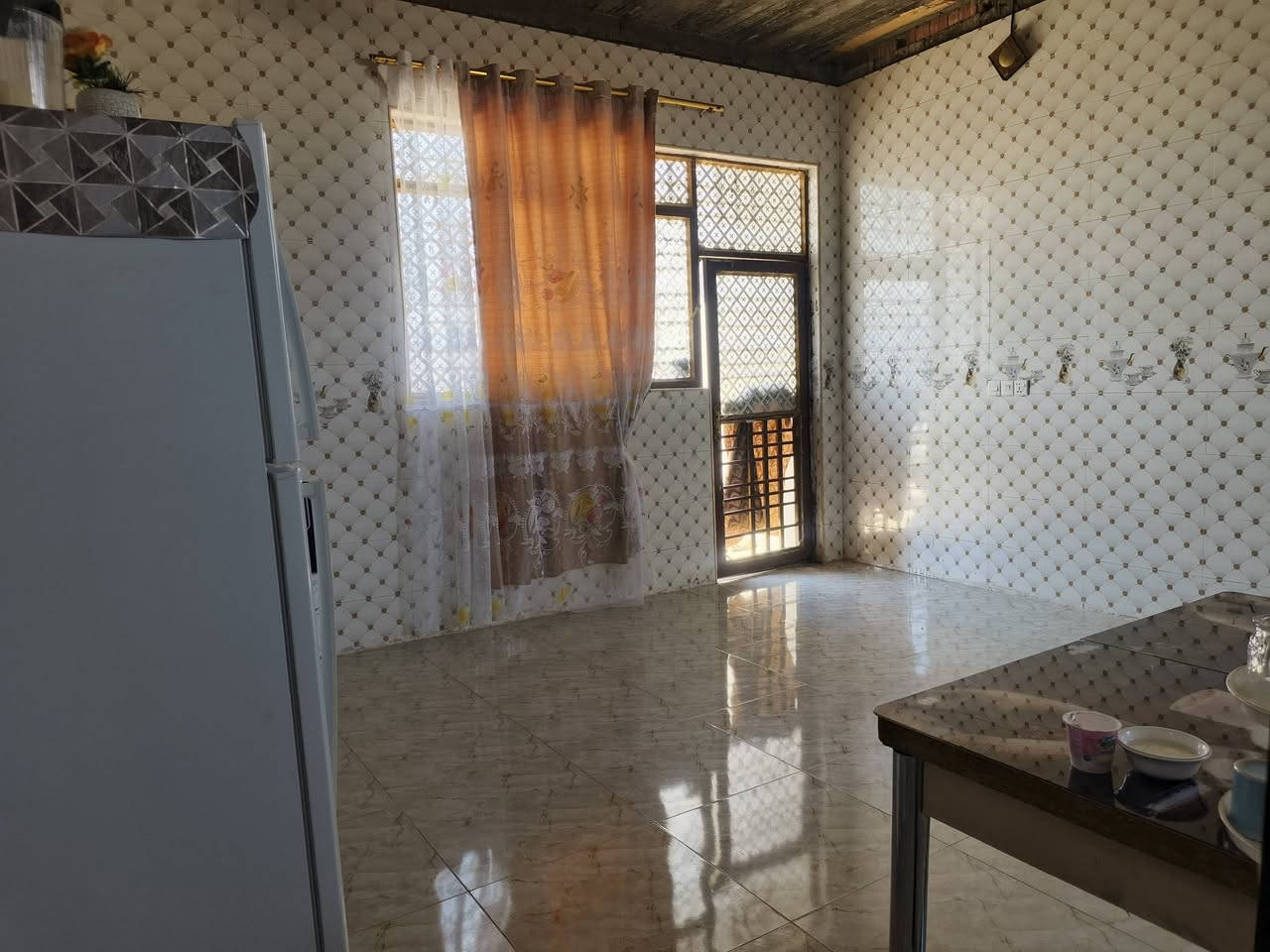 دار للبيع حي اليرموك 250م
مقابيل ساحة والمدرسة  وشارع عام 15م
السعر /90
للإستفسار /***********
