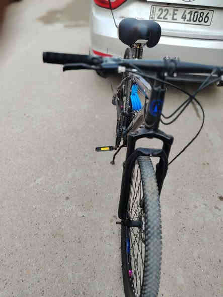 بايسكل رياضي كشن جديد وقفل و بنز خلفي جديد ودسكات نضافة التايرات 80%
 مكاني بغداد الدوره ابو دشير
السعر 90,000 بي مجال 
الرقم
***********
