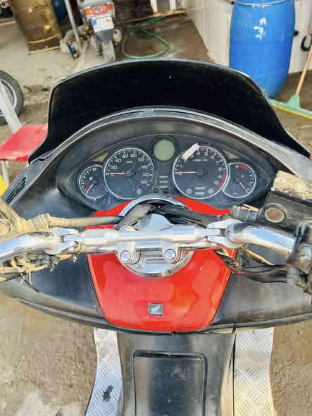 سلام عليكم فورزه صفر 8 كير ملغي دراجه ناعمه وحلوه مكينه خير من الله كهربائيات شغاله عوزه بس جاملغ امامي 550 وبيه مجال لشراي ***********
