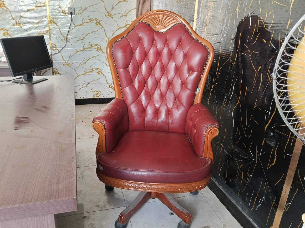 السلام عليكم مكاتب البيع وكرسي رئاسي البيع قيم السعر واخذ


**إذا كنت صاحب هذا الإعلان وتريد حذفه لأي سبب، رجاءا أرسل رسالة إلى الدعم الفني**