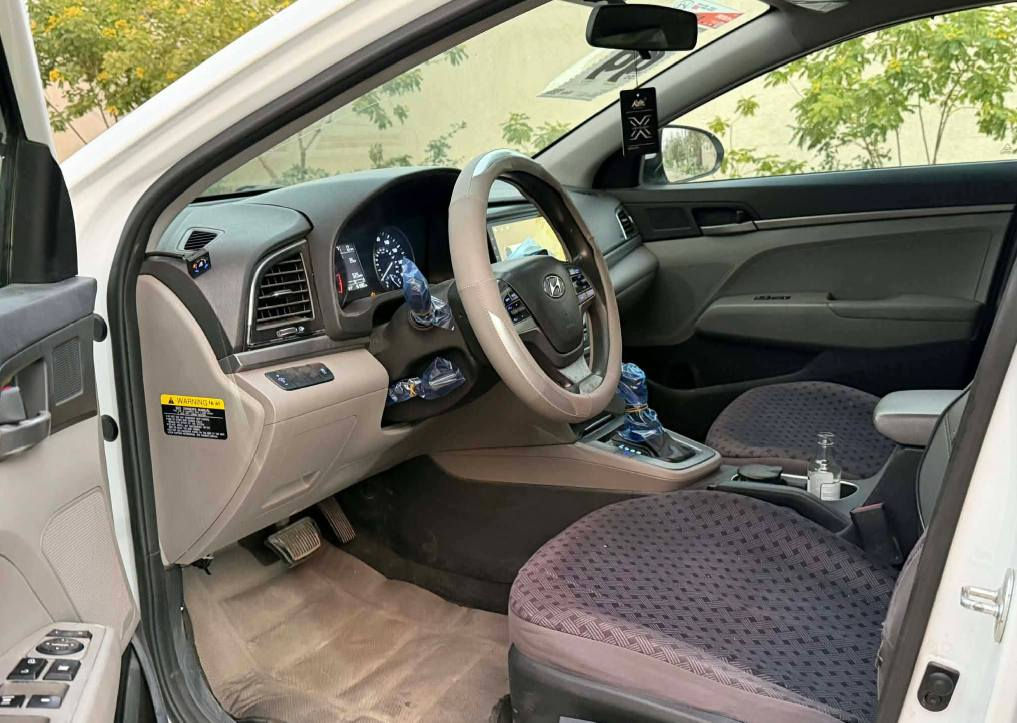 النترا 2017 وأرد أمريكي حادث فقط جاملغ خلفي بدون ايرباك سياره جديده بجم كبس الشركه برغي ممفتوح بي ليبل واحد كل سياره محرك 2000 دوش رقم اربيل انكليزي 
للاستفسار *********** الصويرة, واسط
