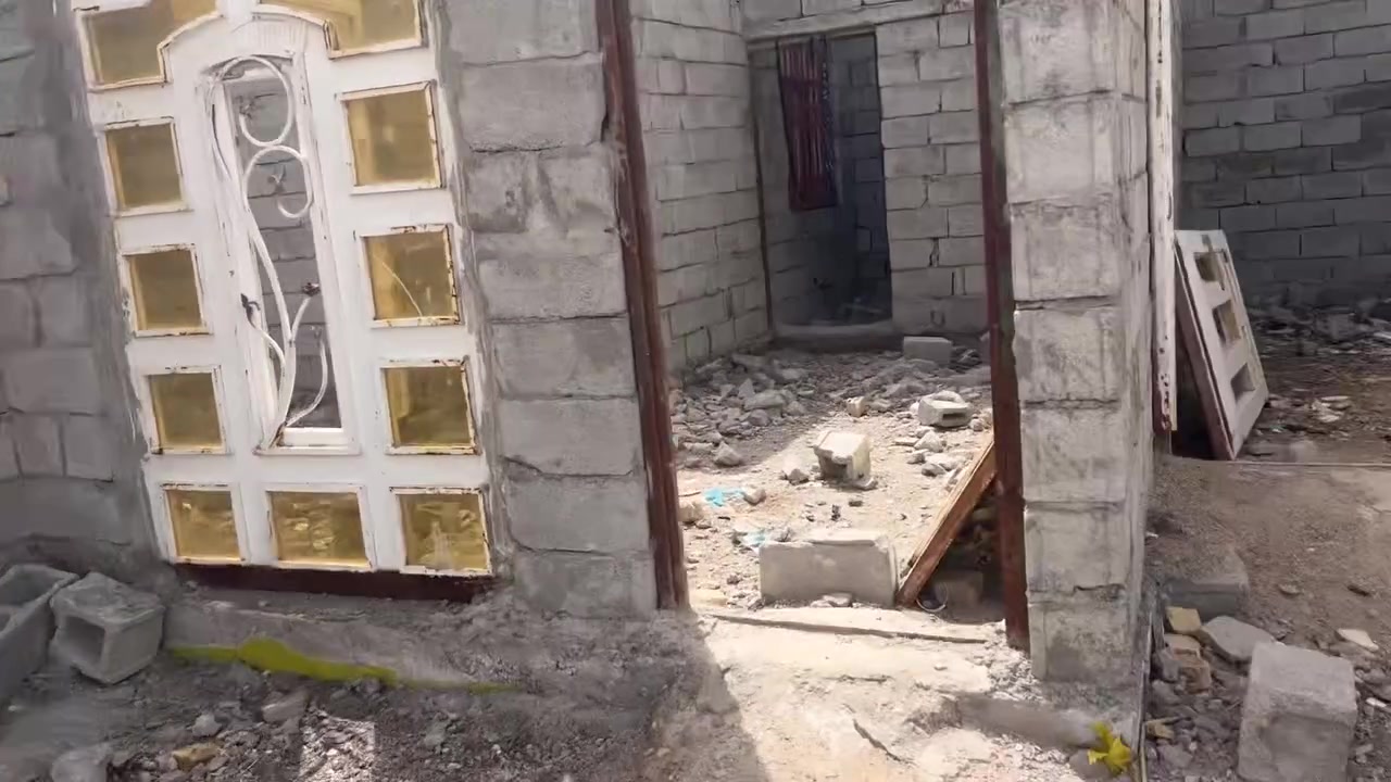 سلام عليكم بيت مساحه ١٥٠ بحي المنتضر الثانيه زراعي سنت ٢٥ بيت جاهز عوزه بس سكف المي واصل للبيت كهرباء بصفه شيمانيه السعر عشره وقابل للتفاوض بلوك السياج موجود البيت رفت كامل
رقم
/***********
