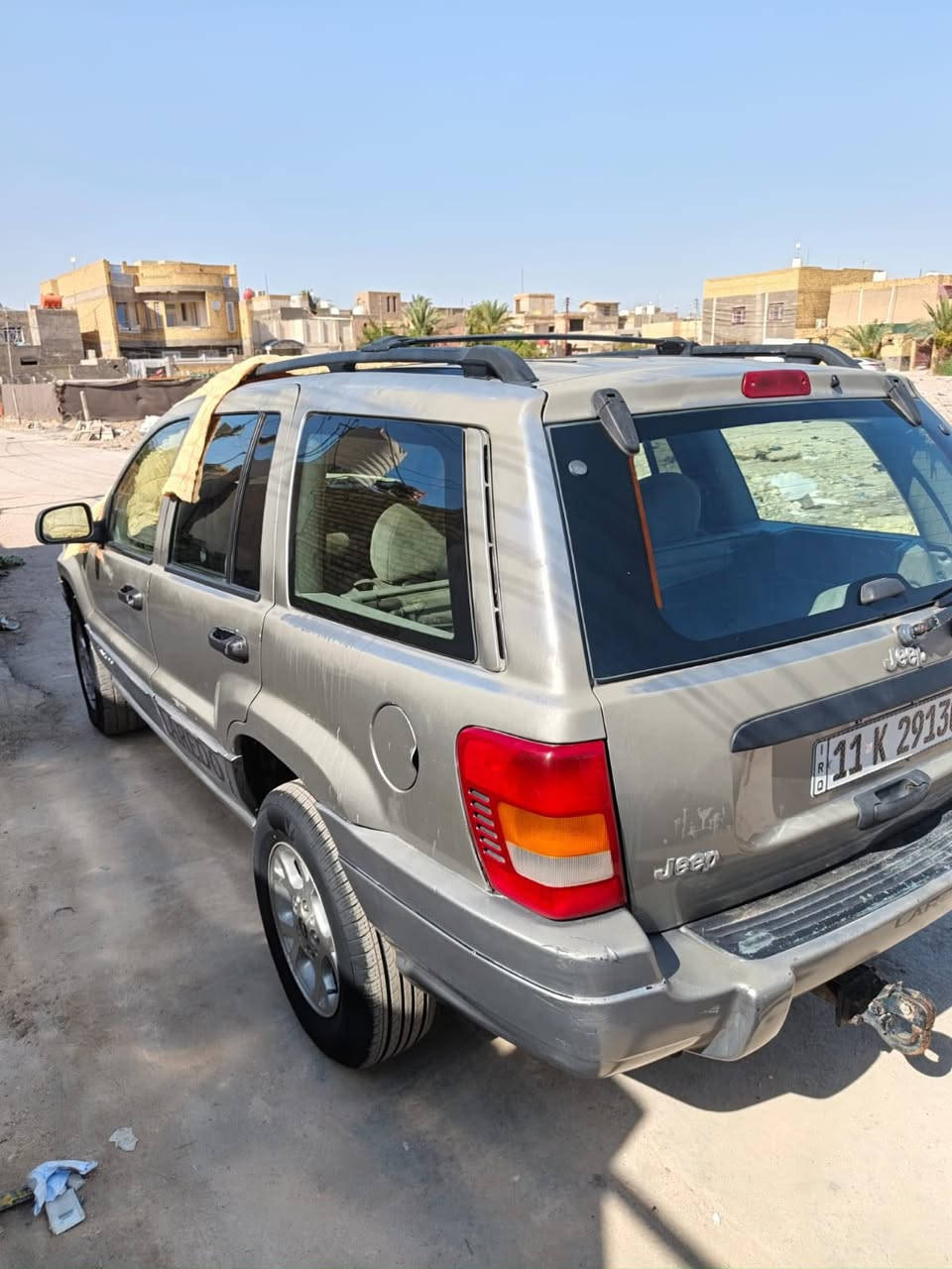 السلام عليكم 
جيب شيروكي موديل 2000  (2) ويل رقم بغداد دولي ب اسمي سياره مصبوغه جماليه مكفوله من الضربه 
مكينه وكير كفاله حداديه 70‎%‎ تبريد شغال سياره خير من الله مابيه اي نقص السعر 65 وبيه مجال العنوان الناصرية حي الشهداء رقم الموبايل ***********

