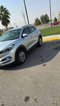 سلام وعليكم اخون توكسان خليجي بدون حادث بدون صبغ بيهه شخوط بيهه كم صبع...