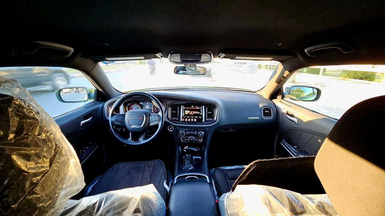 السلام عليكم 
دوج جارجر  SXT 
موديل 2023 
ماشية 11  الف 
بدون ايرباك  بدون اي قطعه تبديل 
صور الحادث مرفقأ بالمنشور  
رقم بغداد إنكليزي تحويل ثاني يوم 
السعر خاص 
للاستفسار حيدر العبودي ***********
