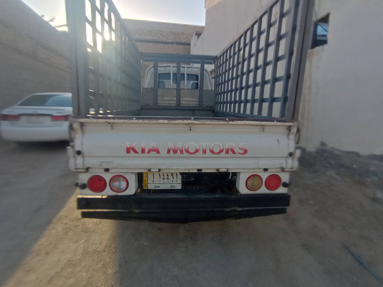 كيا فحل 15 رقم بابل سنويه رقم نكليزي لوحات بس ستلام تحويره باب السائق بيه تصليح وصبغ بنيد مبدل 
سياره جاهزه مال شغل 
سعر 115 بيه مجال مكان بابل تصال ***********
