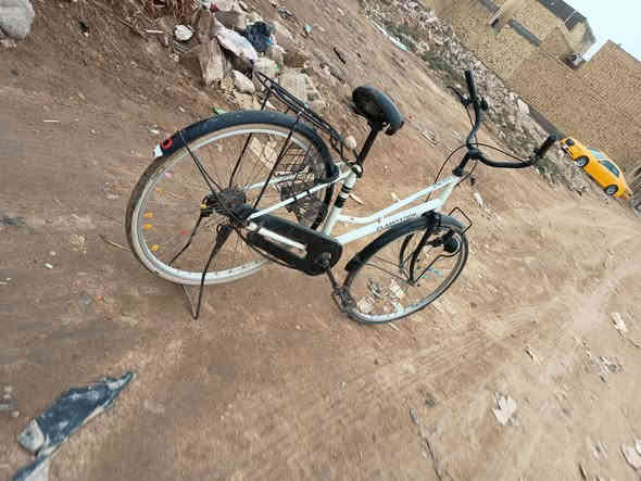 السلام عليكم بايسكل بناتي حجم 26نضيف ياباني بريك وره كدام سرج جديد  السعر 60 وبي  عنواني ناصرية مركز لا تكسرون بل سعر الرقم مال الجهاز ***********
