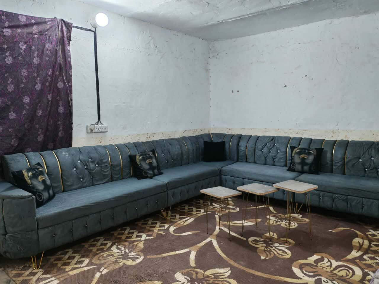 ديوان 11 مقعد نضيف مابي اي ضرر تزكام تكمه ثكيل كلش سعره 250 وبي مجال مكاني كاظميه يوجد توصيل بكروه *********** يوجد واتساب
