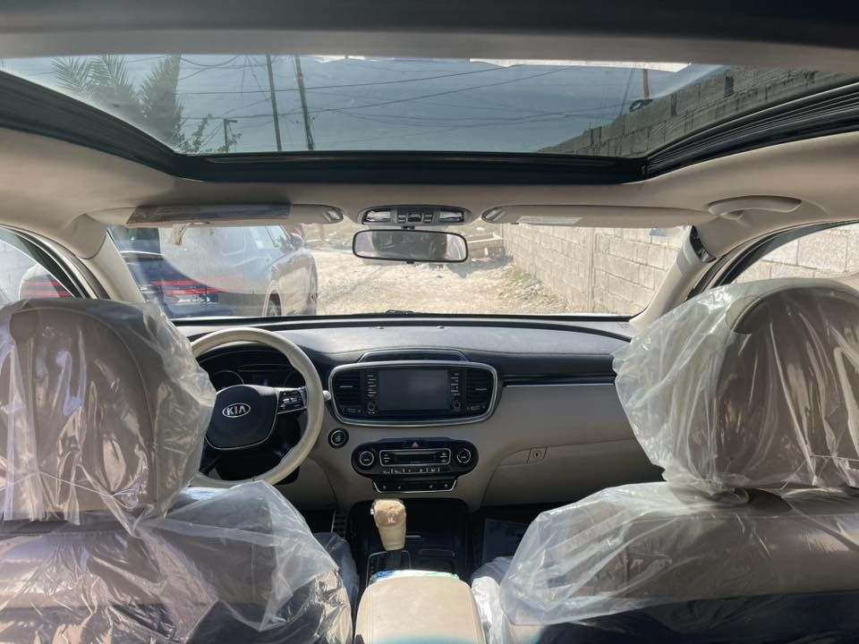 سلام عليكم شباب للبيع كيا سورنتو موديل 18خليجي مكفوله بدون ضربه فول اعله فئانضيفة كلش صور ضالمتهة بلحقيقه احله بهواي سعر 255وبيهة مجال رقم بغداد لستفسار ***********
