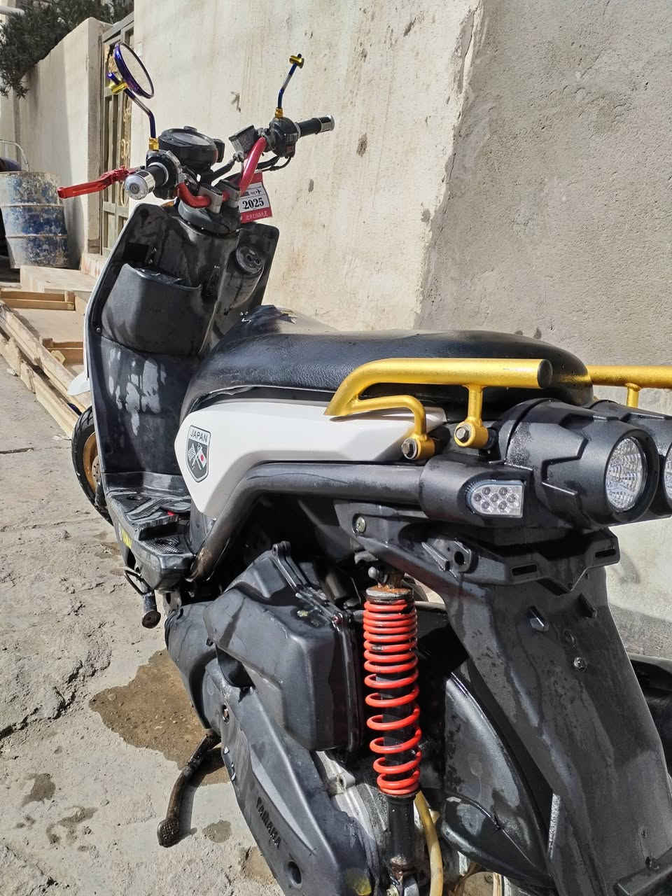 دراجه ياباني اصلي كلشي مامفتوح بيها دراجه رمبه قبل كم يوم نازله من رمبه
مكينه برغي مامفتوح بيها ابلاد
مليون وربع وبيها مجال. الاستفسار ***********
