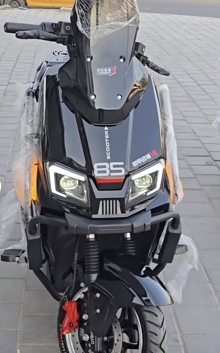 السلام عليكم دراجه صاعقه للبيع دراجه فولل استخدام شهر درجه معروفه شركه راقيه كلش 6بطاريات مسطره نضام بك تثبيت سرعه سرعتها 80حقيقي تمشيك بل شحنه الوحده80كيلو حقيقي 
السعر خاص
 او عبر ‭***********
