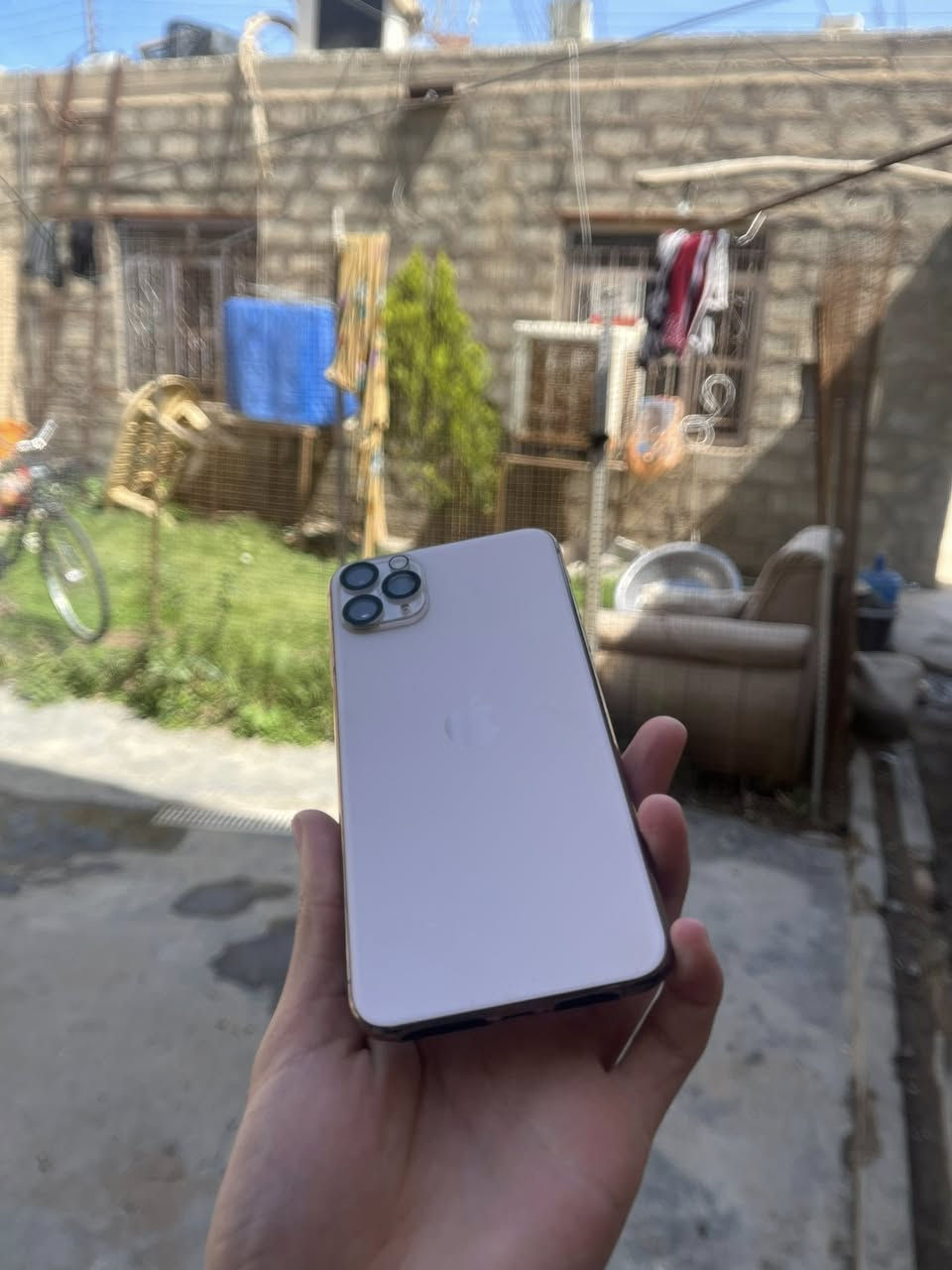 آيفون 11برو ماكس نضافه فول كله شغال 
ذاكره512 .512
بطاريه 50 شحن طبيعي 
كامرات اتصال كله فول 

مستبدل شاشه فقط 3خيارات 

بيع أو مراوس سعر الجهاز 225 ألف فقط 
مكان رمادي متوفر توصيل
***********
