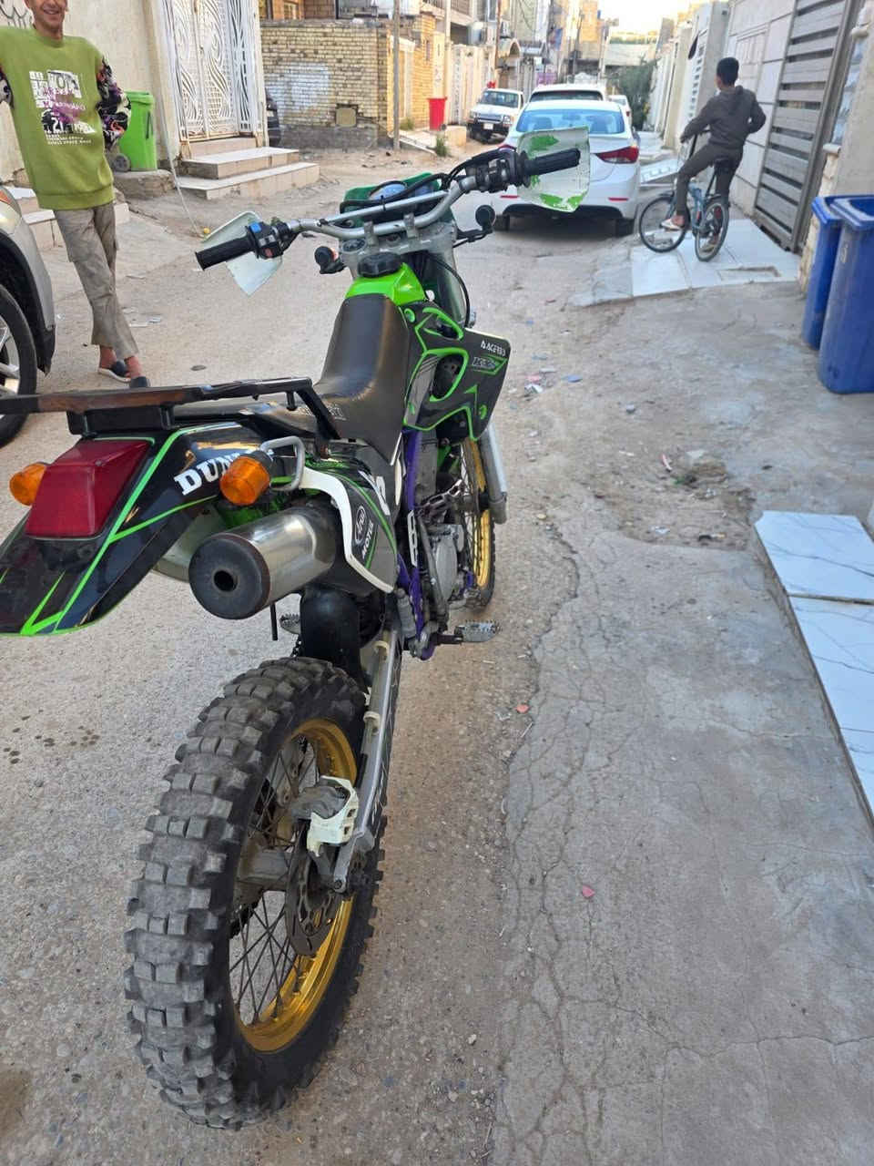 السلام عليكم شباب قفاز ياباني ربع كاوسكي كفاله عامه ©© وصل مو اوراق مكفول بس دبلات الاماميه واكفه ***********
