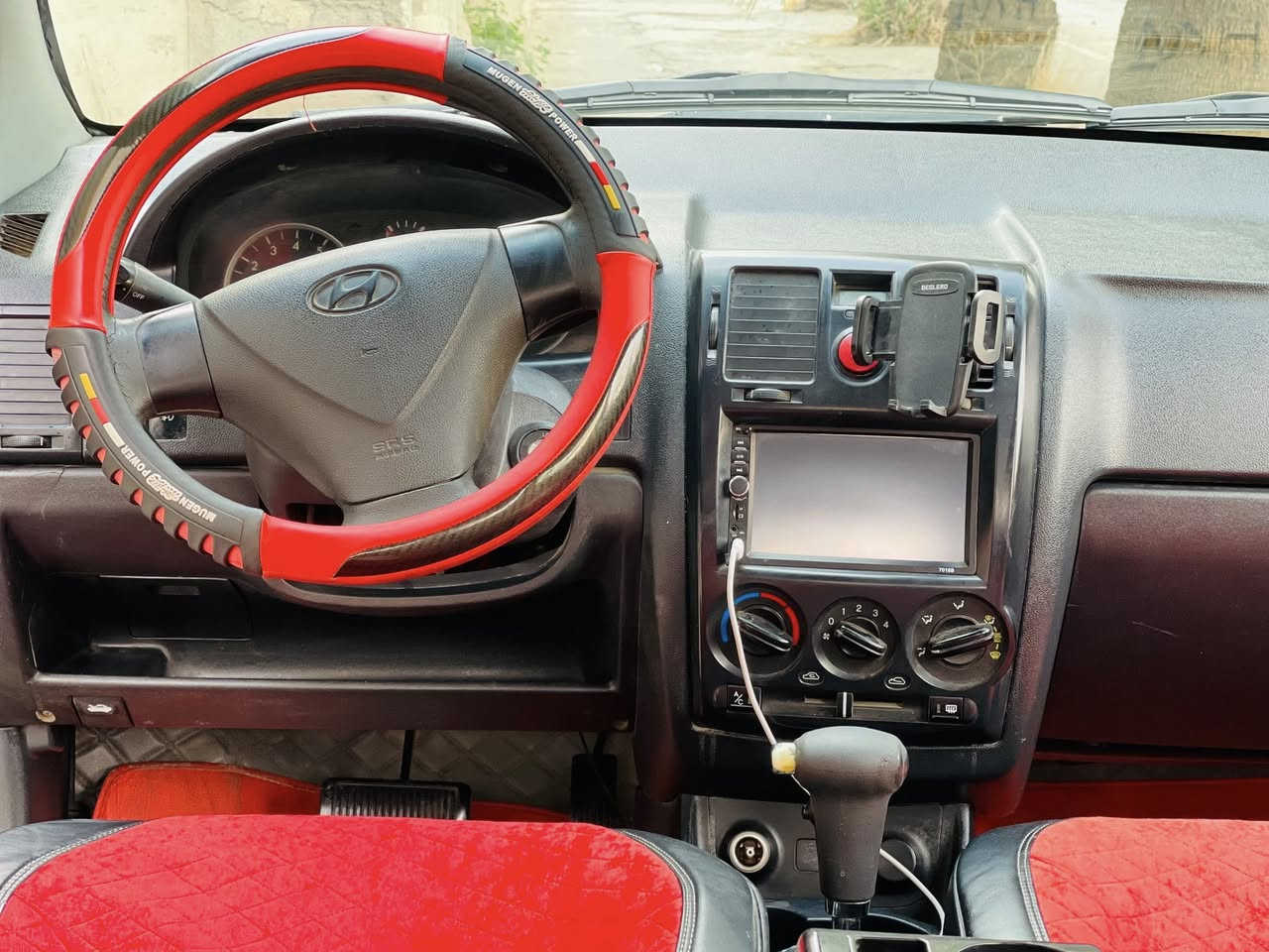 السلام عليكم اخوان هونداي جيتز 2009 للبيع رقم اربيل السيارة اوتوماتيك كير ومحرك خير من الله كلشي بيهة شغال سنويه وهزة جديدة مكانهة بغداد حي الجهاد تفاصيل اتصال***********
