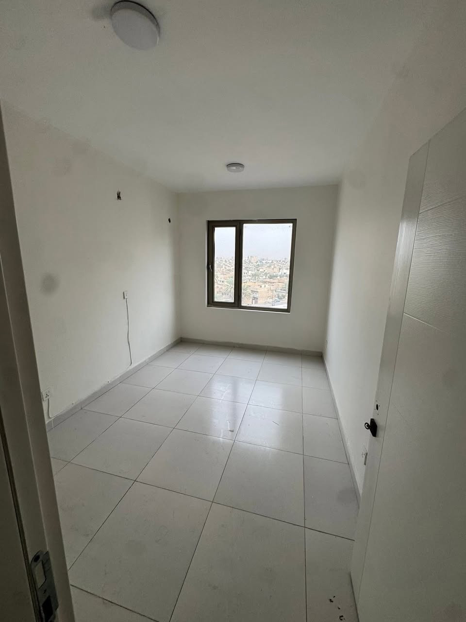 للإيجار في مجمع المحبة السكني

شقة مساحتة ١٢٥ متر نظيفة جدا

تحتوي على ٣ غرف نوم صالة مطبخ 

وخدمات عدد ٢ 

طابق ٤

للأستفسار اكثر الاتصال على الرقم

***********

او زيارة المكتب الكائن في منطقة السيدية 

شارع جامع الأقصى مقابل لحوم جويلي

مكتب المصطفى للاستثمار و التطوير العقاري
