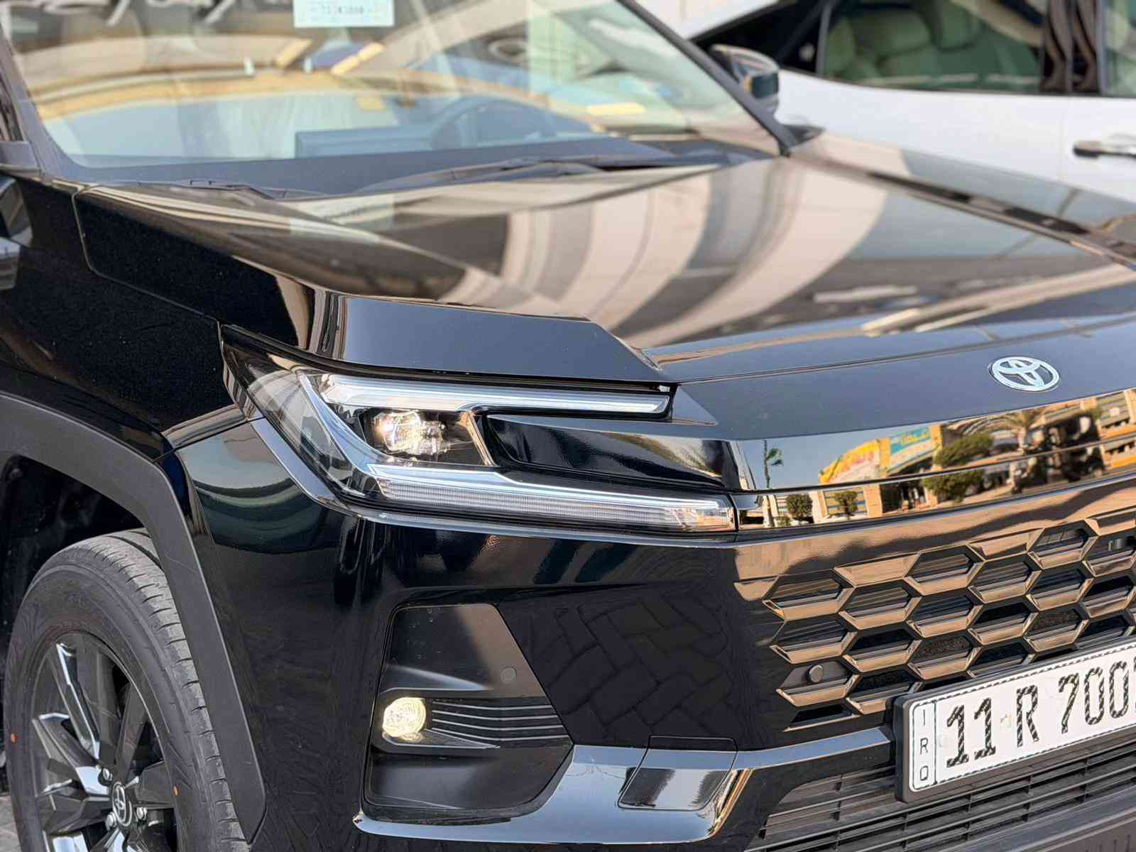 #المرغــوب_بالسـوق_العراقـي . 🇮🇶  وصلت حديثاً 🔻 🔥 TOYOTA RAV4 2026 🔥 الفخامة اليابانية + الاعتمادية + الأداء الاقتصادي ✨ إذا تدور على SUV عملية وأنيقة بنفس الوقت فالـ RAV4 2026 هي الخيار المثالي 😍 #تـويوتـا_راف_فـــور_2026_الجديدة_گليـآ..  نسخة الهايبرد : // ضمان الوكالـة 🔻باللون الاسود الملكي 💣 متوفرة بـشركة اسماعيل البلداوي لتجارة السيارات 🇮🇶. --------------------------------------- 📍 العنوان: بغداد – معارض جكوك – قرب بوابة الكاظمية 📍 المعرض: شركة إسماعيل البلداوي لتجارة السيارات 📞 للاستفسار والتفاصيل: *********** 📩 أو تواصل معنا عبر رسائل الصفحة بكل سهولة #شركة_اسماعيل_البلداوي_لتجارة_السيارات #        #عروض_السيارات #بغداد 
