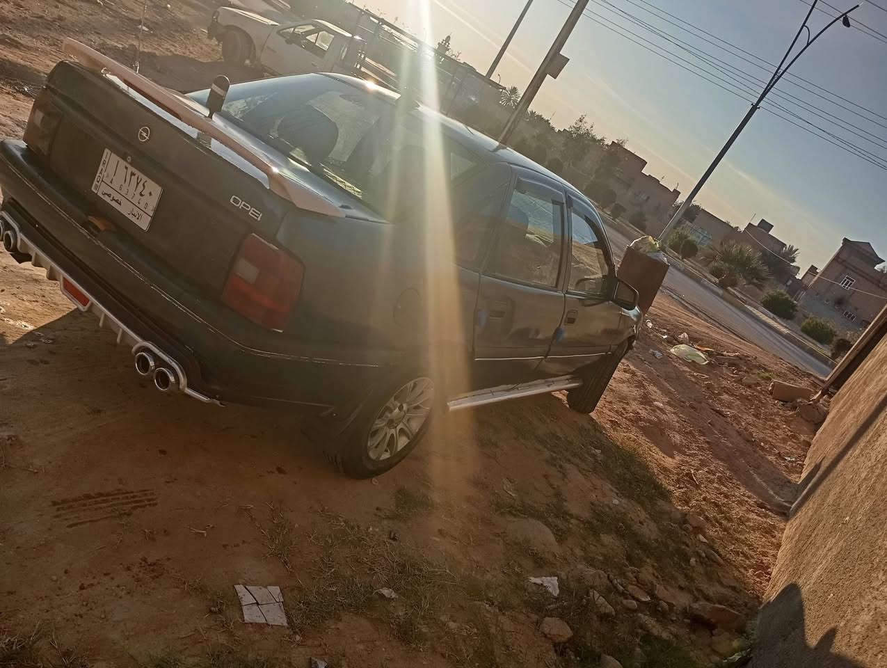 السلام عليكم من رخصه لادمن للبيع او مراوس اوبل فكترا موديل ٩١ محرك٢٠ مصبوغه جماليه محرك كير صدر تخم تاير باتري مكفولات سياره جاهزه من كلشي نقص فقط بطانه مال باب عكس سايق مكانه السياره القائم سعر ٣٣ شراي يتصل يراسل كلشي موجود على هذا رقم ***********
