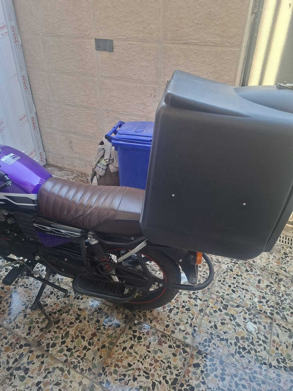 دايوان موديل 25 شهر 12 دراجة  فول  رقم بغداد انكليزي   ويجي وياه صندوق السعر 2750 وبيه مجال حك الجية رقم ***********
