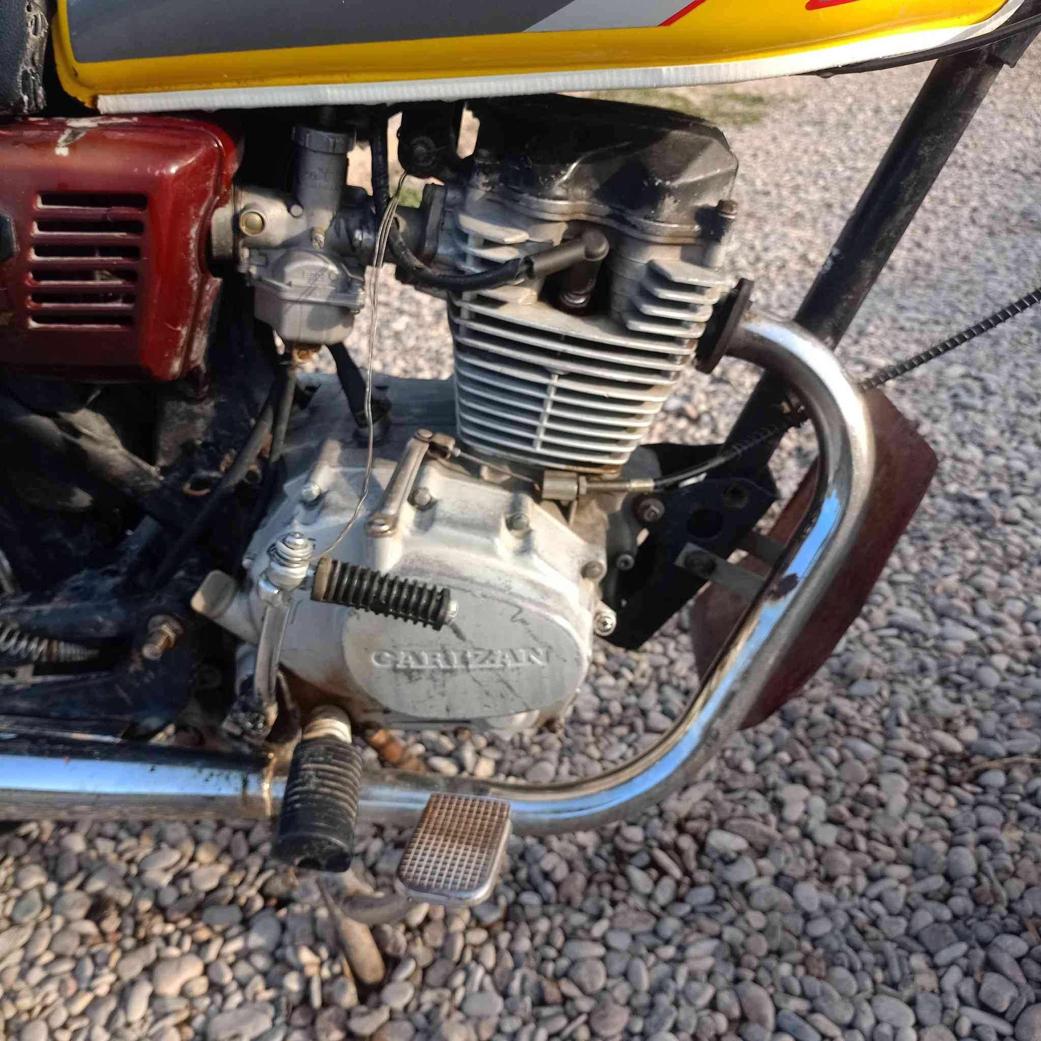 السلام عليكم دراجه للبيع موديل 17 مكفولة محرك 150 دراجه ما بيها اي عيب   
السعر 200 وبيها مجال رقم الهاتف***********
