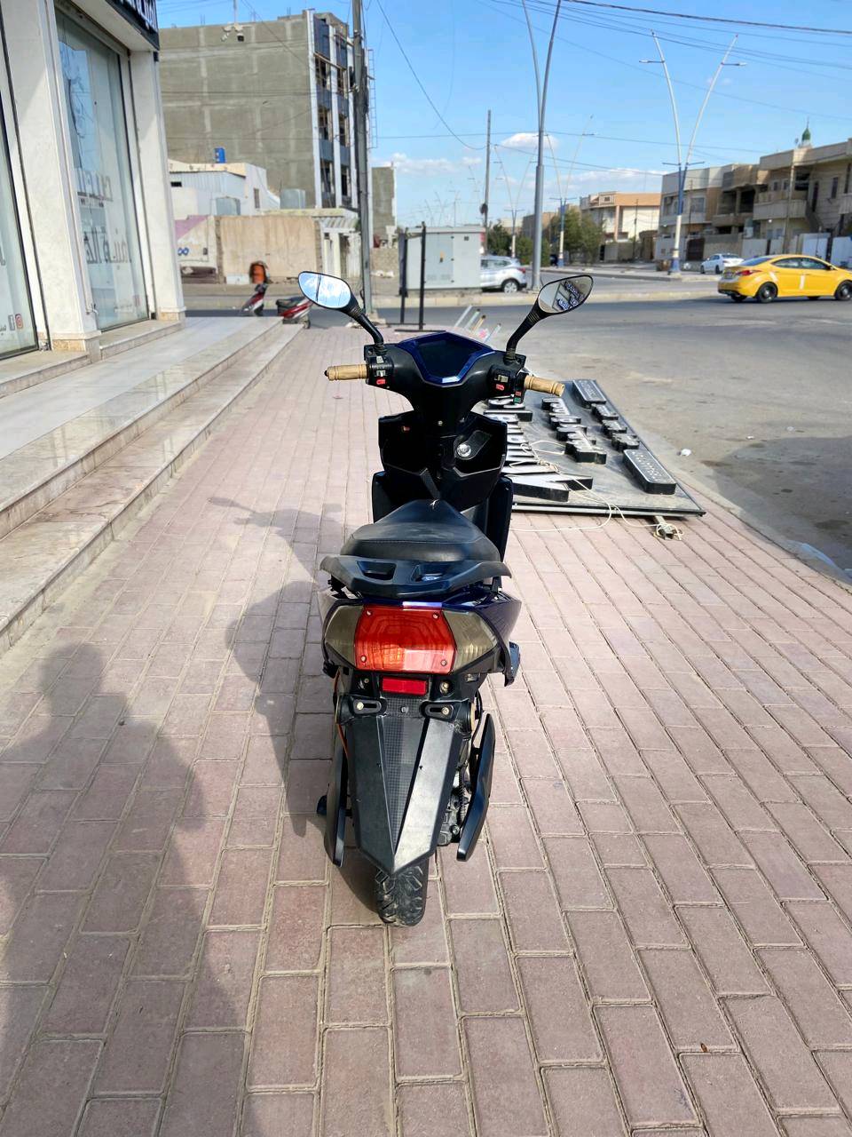 للبيع ماطور شحن نضيف 6 بطاريات السعر 400 الف وبي مجال بسيط المكان الرمادي