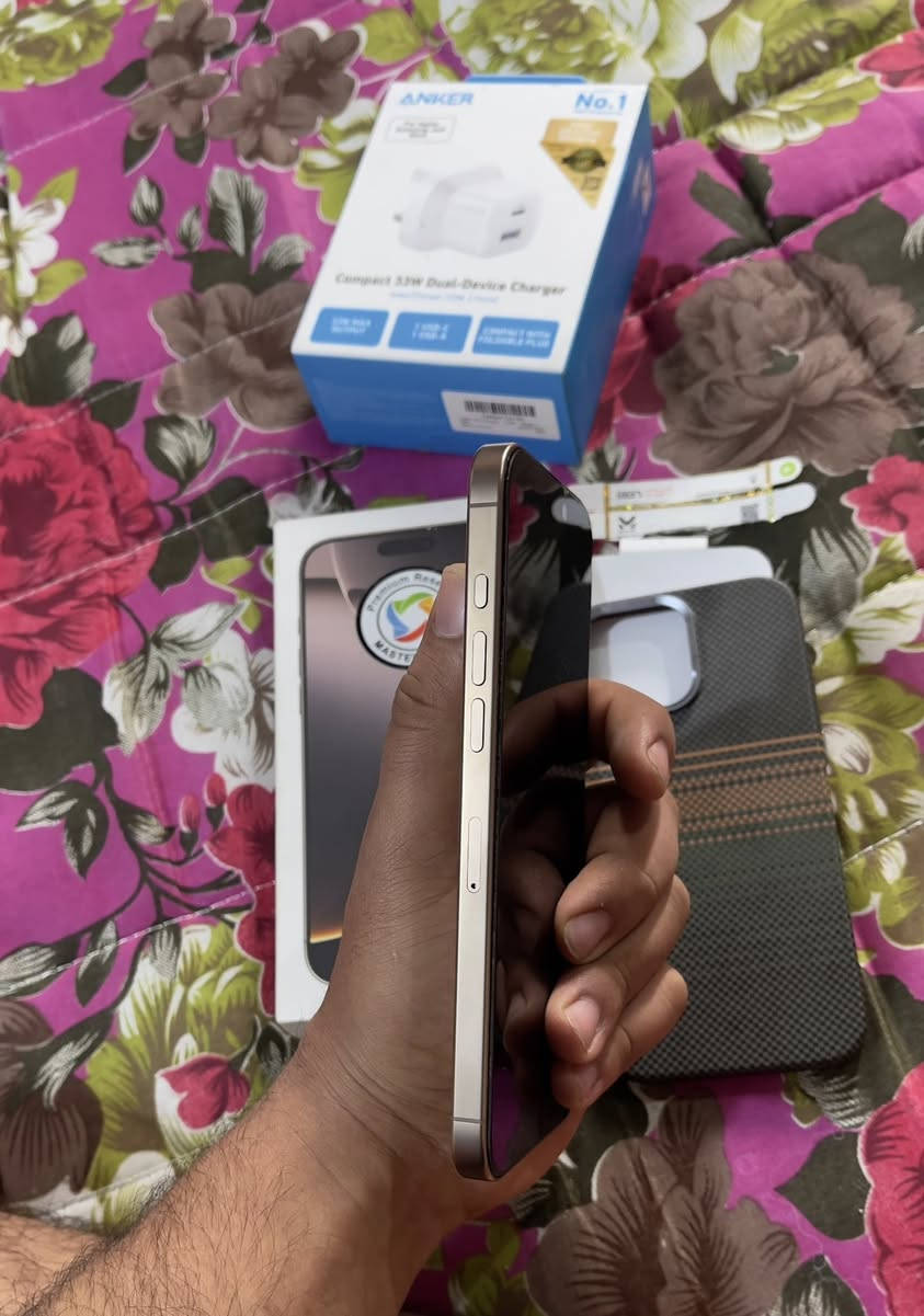 16 بروماكس
————————————————
شرق اوسط ماستر
————————————————
بطاريه 100 /مشحون 117 مره
————————————————
ويا شاحنه انكر ضمان سنه وعدسات اصليه م تقلل دقه الكاميره ولا تعكس اضاءه 
————————————————
السعر / (1400) مليون و 400
————————————————
مكاني بغداد / ***********
