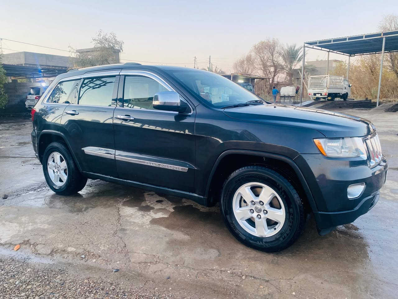 السلام عليكم 
جيب 2011
مكينه 3600
صدر امامي خلفي جديد 
***********
