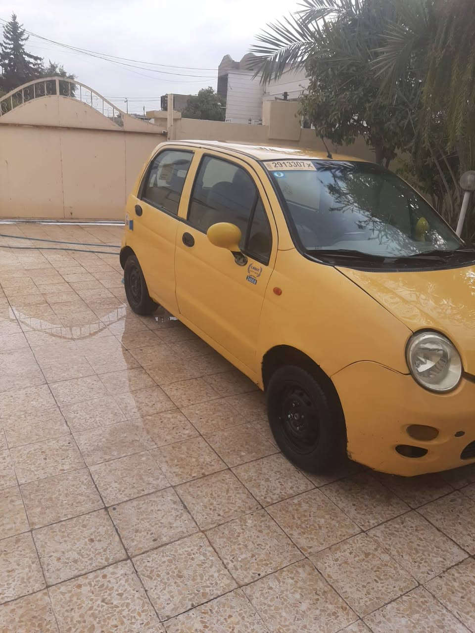 سلام عليكم 
كيو كيو موديل ٢٠١٢
رقم سنويه جديد 
كير محرك شرط 
نقابة مصفره 
سعر ٢٧ ورقه ومجال 
اتصال ***********
