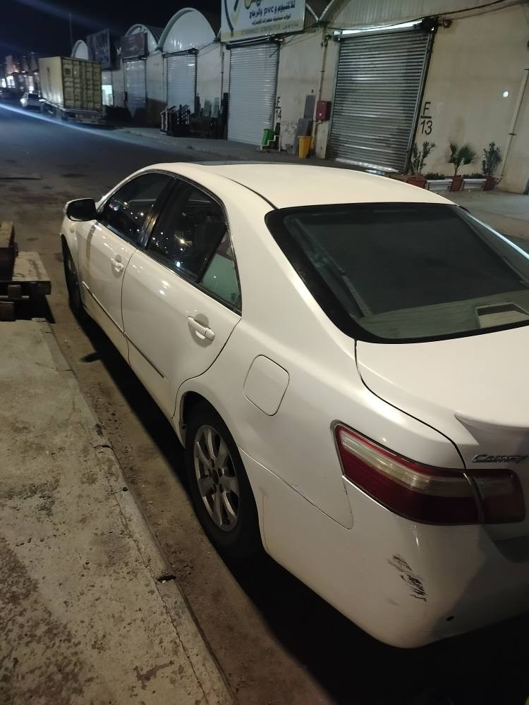 كامري للبيع موديل 2009 خليجي مصبوغه عام وبيها ضربه الجاملغ جهة العبري الامامي والجاملغ الخلفي بيها الگير كايم ويرادلها بعض الترتيب مكينه حلوه كهربائيات حلوه دواخل حلوه الشراي يجي وشوف بعينه راعيها ببغداد وابيع گوم حديد عليه بس الاصوليات السعر 75 رقم التلفون 
*********** بغداد, العراق
