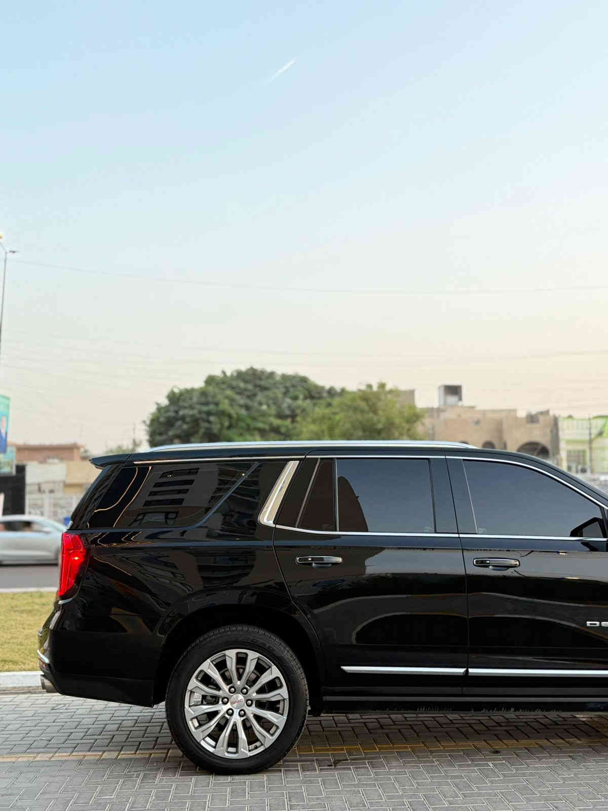 السلام عليكم للبيع GMC DENALI 2023خليجي
ماشيه 57 الف كيلو
رقم بغداد
سعره 60 وبيه مجال لشراي
لاستفسار ***********
مكان السيارة بغداد 
رقم بغداد
