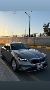 للبيع (BMW (530  موديل 2024  -كلين كفاله عامه.  -(بصمتين)  فول أعلى فئ...