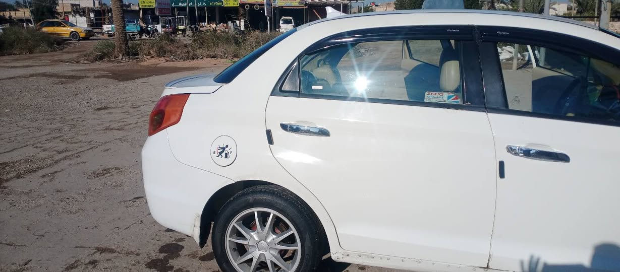 السلام عليكم سياره للبيع شيري موديل 13 باسمي مكينه وكير وحداديه وتبريد شغاله مكفولهه عن الضربه مكان السياره كربلاء طويريج سنويه للثلاثين كهربائياتها كلها شغاله تخم تاير السعر 37 وبيها مجال رقم الهاتف***********
