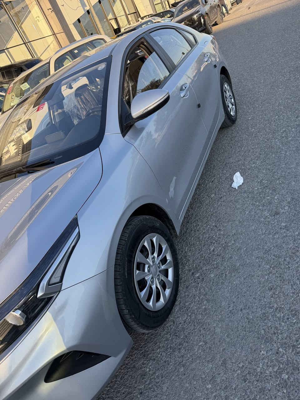 كيا سيراتو 2022 
نص جاملغ صبغ بخ
وشبر بالجاملغ الخلفي بارد
رقم اربيل باسمي رقم جديد 
الكير المرغوب at
ماشية 77000 كيلو متر
المواصفات

مكينة 1600 دووش
ليدات 
فوول تحكم ستيرن
شاشة كبيرة بلاد
كامرا
UBS
 قطعتين تبريد
3 وضعيات قيادة

اللاستفسار ***********
مكاني بدرة
