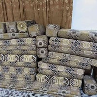 جلسه • ١٠ مقاعد • قابل للتفاوض