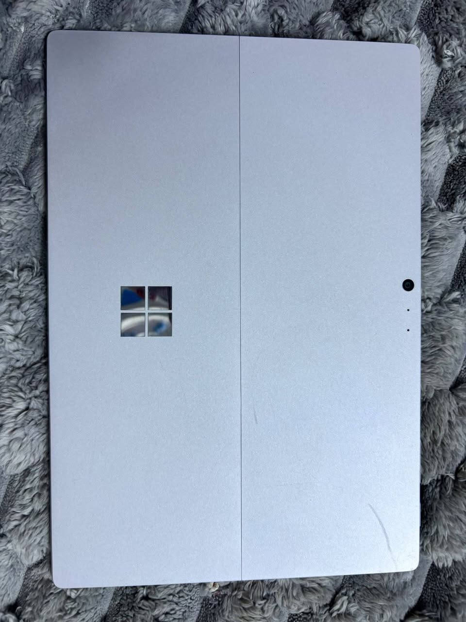 Surface Pro 6
* المعالج: Intel Core i5 (الجيل الثامن)
* الرام: 8 جيجابايت
* التخزين: SSD سعة 128  جيجابايت
* الشاشة: 12.3 بوصة، لمس تجي ويا شاحنتة 
السعر 195 الف مع التوصيل يوجد توصيل لكل العراق


**إذا كنت صاحب هذا الإعلان وتريد حذفه لأي سبب، رجاءا أرسل رسالة إلى الدعم الفني**