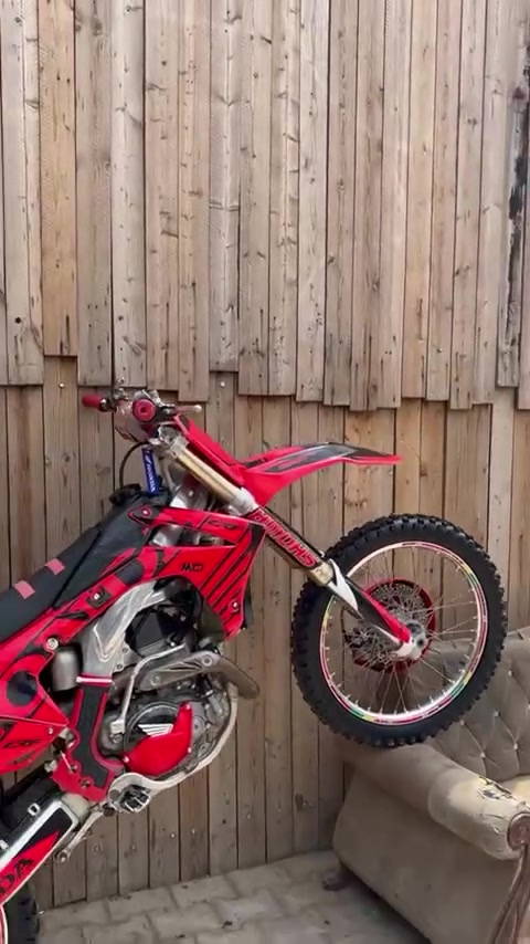 سلام عليكم اخوان
للبيع قفاز Crf
موديل 201‪6
 محرك 450‪
دراجه بشرط
مكاني كركوك سعر خاص


**إذا كنت صاحب هذا الإعلان وتريد حذفه لأي سبب، رجاءا أرسل رسالة إلى الدعم الفني**