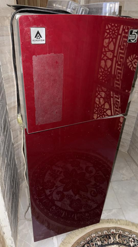 السلام عليك شباب 
الثلاجه الحمره شغاله وجديد ب ٢٠٠ 
الثلاجه البيضة ب ٣٥٠ شغاله وجديد ثلج
المجمده ب ٢٥٠ جديده تخبل 
السبلت اليورك الابيض ب ٨٥٠ فول على الفحص جديد 
السبلت الحليبي يورك امريكي راقي جداا جداا 
معوز غاز فد نوعية جدا راقيه ب مليون لان الجديد ب ٣ ملاين
***********
