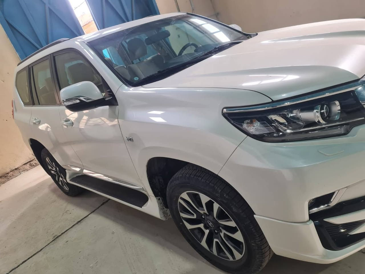 🚗 السلام عليكم للبيع فقط

Toyota Land Cruiser Prado 2023

  تويوتا لاندكروز برادو 2023

رقم السيارة اربيل

  🛣️  المسافة المقطوعة      - 7,000   الف كلم فقط 

------------------------------------------------------------ 

✅ المواصفات:  VX 

 

✅ الموديل: 2023 

✅ الحالة: كفالة عامة من كلشي

✅ المسافة المقطوعة 7,000 الف  فقط

🔹 ثلاث قطع تبريد 

🔹ثلاجة 

🔹 كشنات كهرباء 

🔹 مقاعد عدد 7 

🔹 حجم المحرك  V6 

🔹 مفتاح التشغيل بصمة 

🔹 إشارة ترحيب بالدوسات 

🔹 فتحة سقف سلايد روف 

🔹 شاشة اصلية كامرة دوراة 

🔹 فوريل 

🔹 شاحن واير ليس

🔹 حساسات أمامية وخلفية لسهولة الركن والقيادة الآمنة 

📍 السيارة متوفرة في بغداد

📞 للأستفسار الاتصال على الرقم ***********
