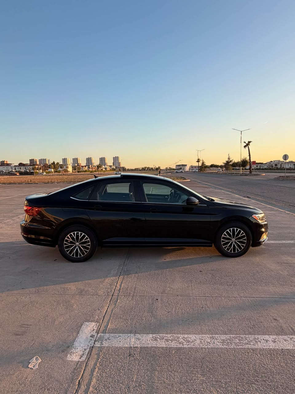 جیتە ٢٠١٩ ماسەفات se plus فوولە ناو کرێمی 
یەک پارچەی هەیە بێ ژۆرێ بێ ئیرباک 
دو جی تەحدیلی گچکەی هەیە  نەرمە تەزرەکی هەیە بە حال 
سەیارەکە ١٨ $ خرامەی لەسەرە پاش معامەلە وەر دەگریەوە لە هەولێرە 
سەنەوی نوێیە تا ٢٠٢٧ داوای ١٤٨$ معامەلەکی کەمێ لێ دەکەم  
*********** ڤایبر واتس ئاپ أربيل, العراق
