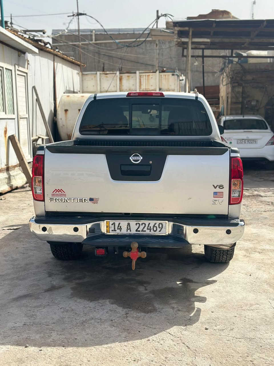 السلام عليكم
نيسان فونتيرا 2019 
وارد امريكي ضررها الجاملغ الخلفي راجع بارد 
مكينة وكير وضع الشركة  على ايدي المالك الاول 
السياره بدون اي صبغ 
باقي السيارة مكفولة 
هزه وسنويه وأرقام جديده قبل كم يوم كملتها 
حداديه السياره من الطول للطول كامله 
باتري جديد
تخم تاير دلوب اصلي ب500$. قبل كم يوم شديته 
دوشمةجديده 
والسيارة احلى من آلصور بهواية 
ربع دينار ما تصرف عليها 
السعر 170$ وبيها مجال وانا خادم للطيبين 
العنوان البصره مركز البصره 
الرقم ***********
