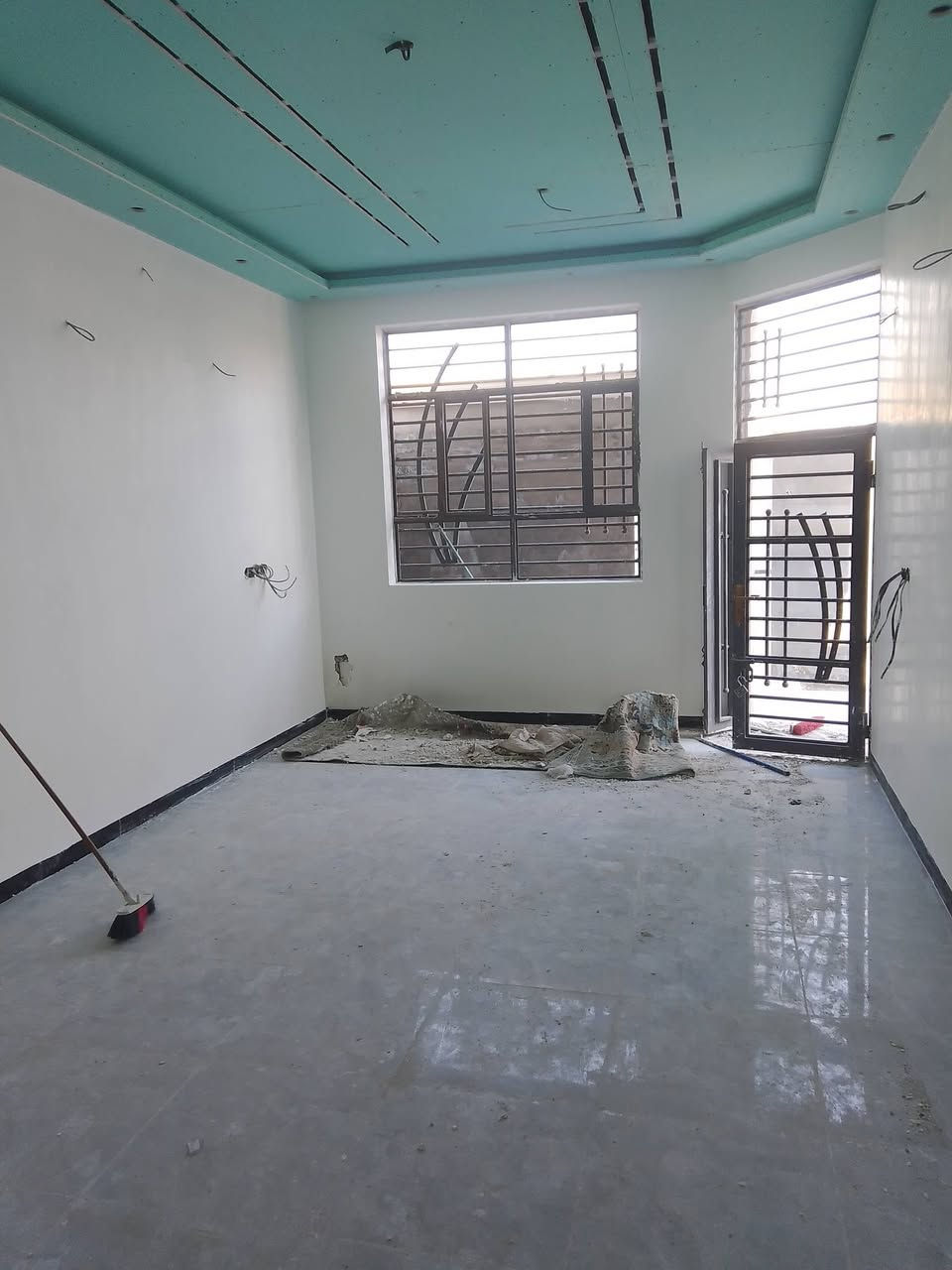 سلام عليكم كادر لباخين سمنت جص بورك نثر لط شغل درجة اولى في كربلاء ***********    ***********
