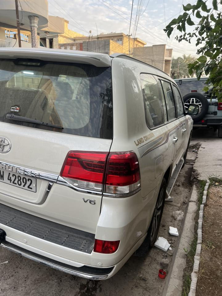 السلام عليكم لاندكروز 2019 GXR بريم اصل والبريم معروفة مواصفاتة  مكفولة من كلشي السيارة مغلفة حماية و بعدها بضمان التغليف ماشية 64 الف سعرها.55.500  مكان السيارة بغداد. البلديات 0773038288


**إذا كنت صاحب هذا الإعلان وتريد حذفه لأي سبب، رجاءا أرسل رسالة إلى الدعم الفني**